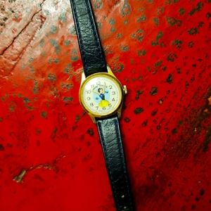 Vintage snow white leather watch